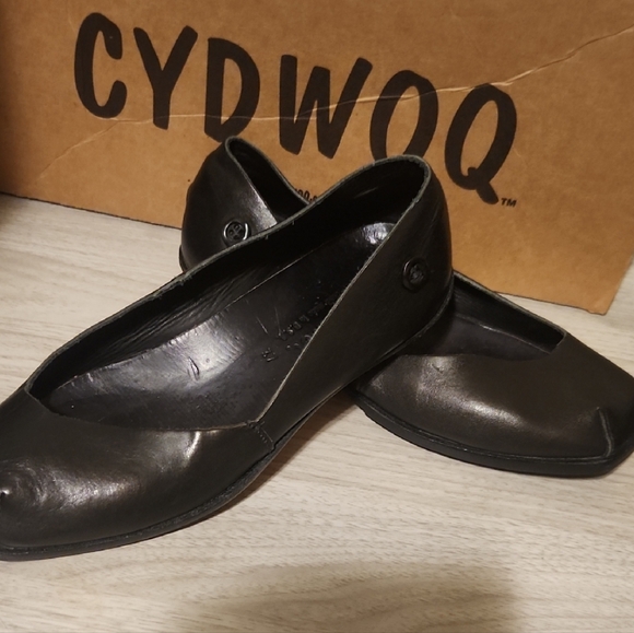 cydwoq Shoes - NEW WITH BOX Women's High Quality Leather CYDWOK SHOES